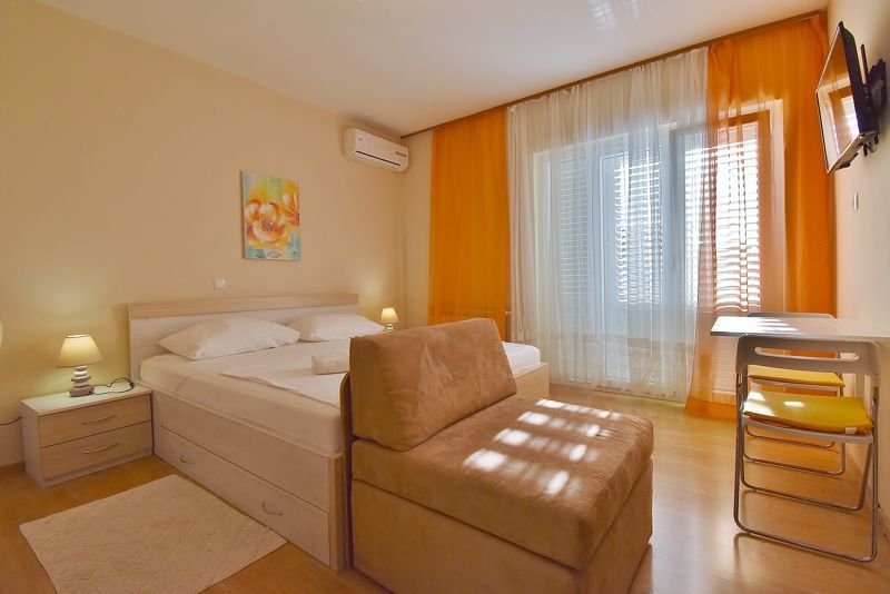 01 (800x600)-large 01 (800x600)-large