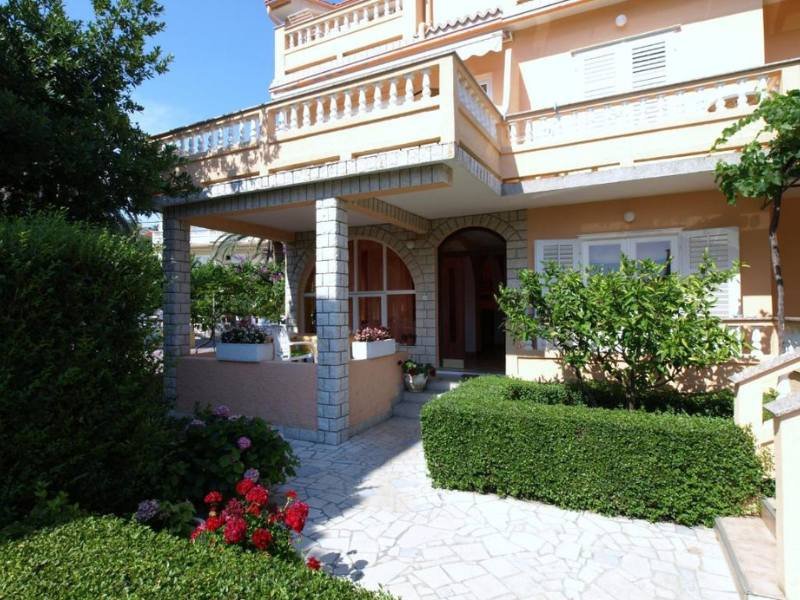 sandra-apartments3 sandra-apartments3